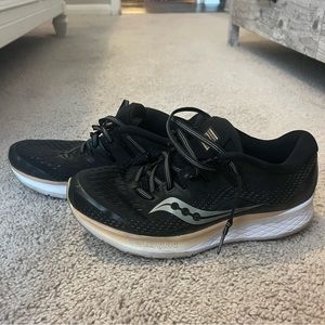 Black Saucony Running Shoes